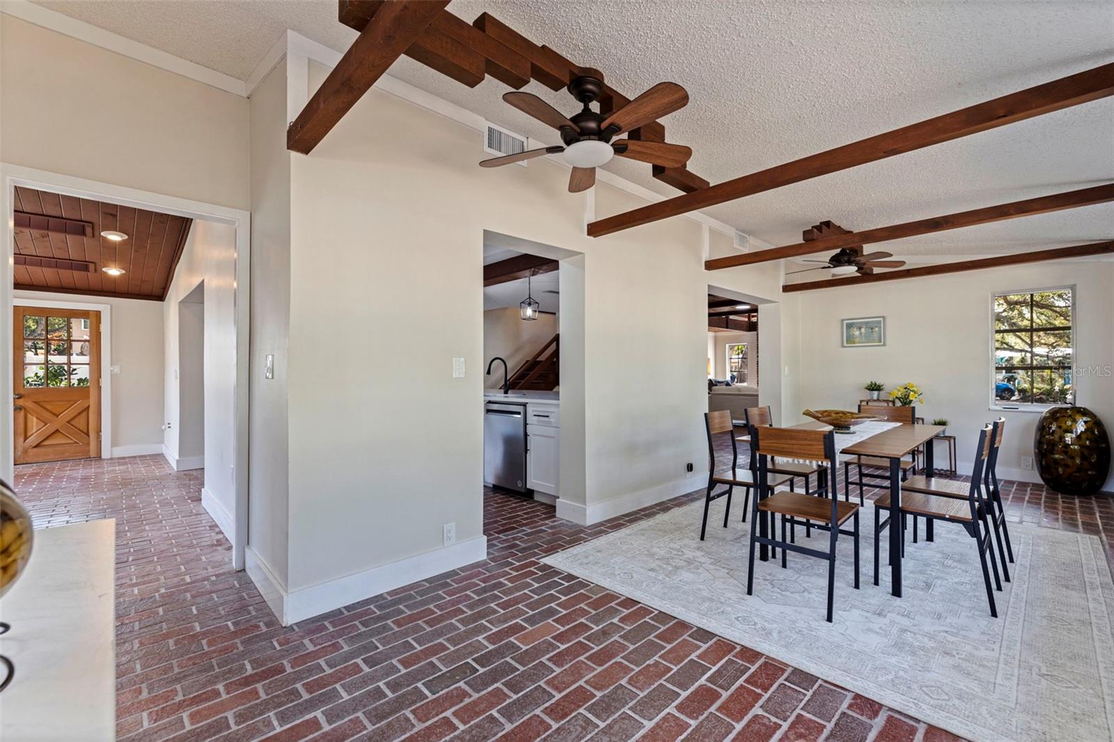 Listing photo id 26 for 2901 Pelham Road N