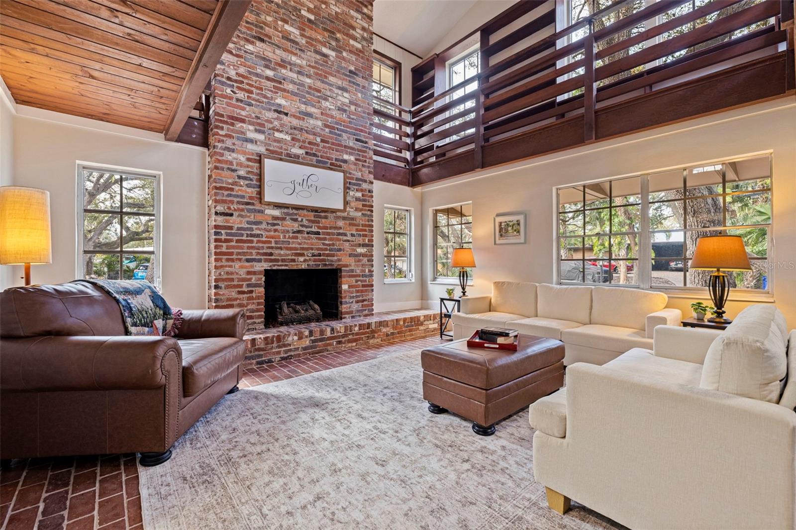 Listing photo id 2 for 2901 Pelham Road N