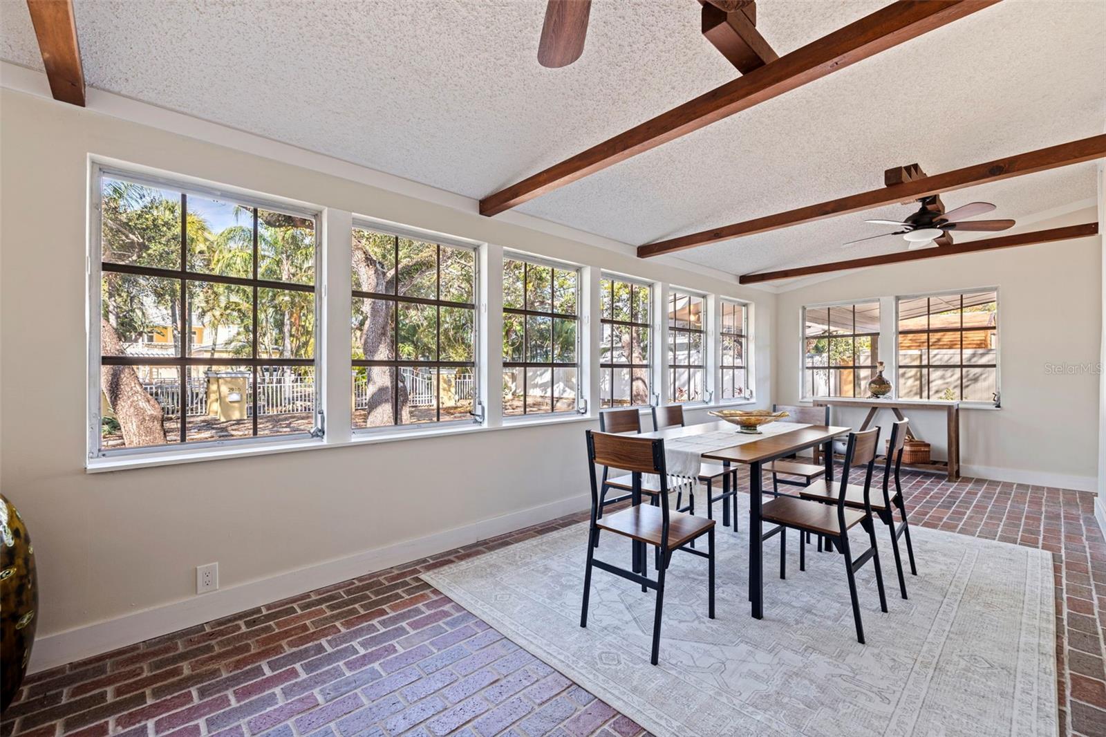 Listing photo id 6 for 2901 Pelham Road N