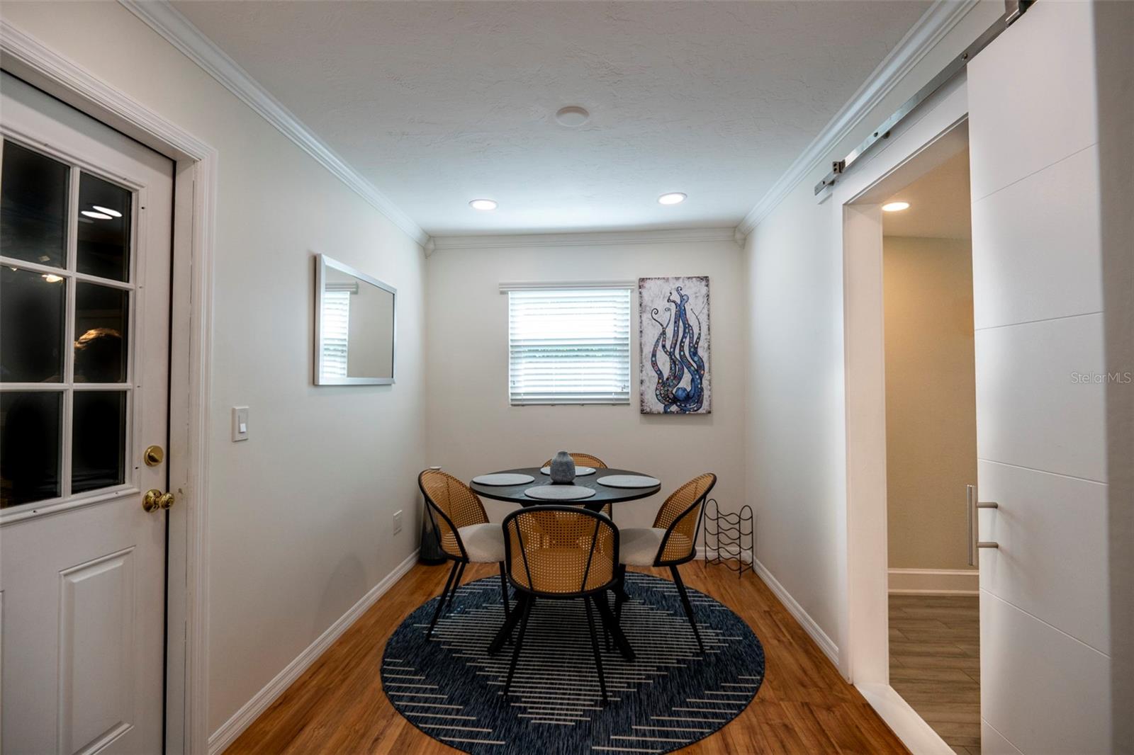 Image 11 of 32 For 569 Bamboo Drive S