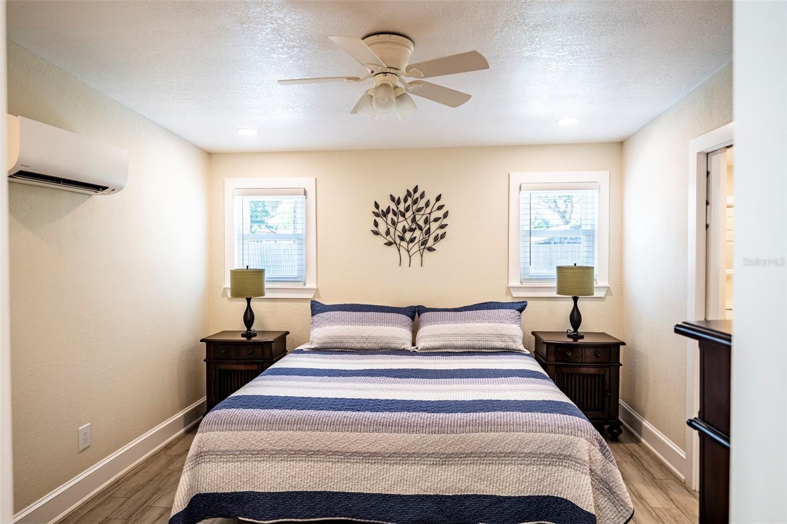 Image 12 of 32 For 569 Bamboo Drive S