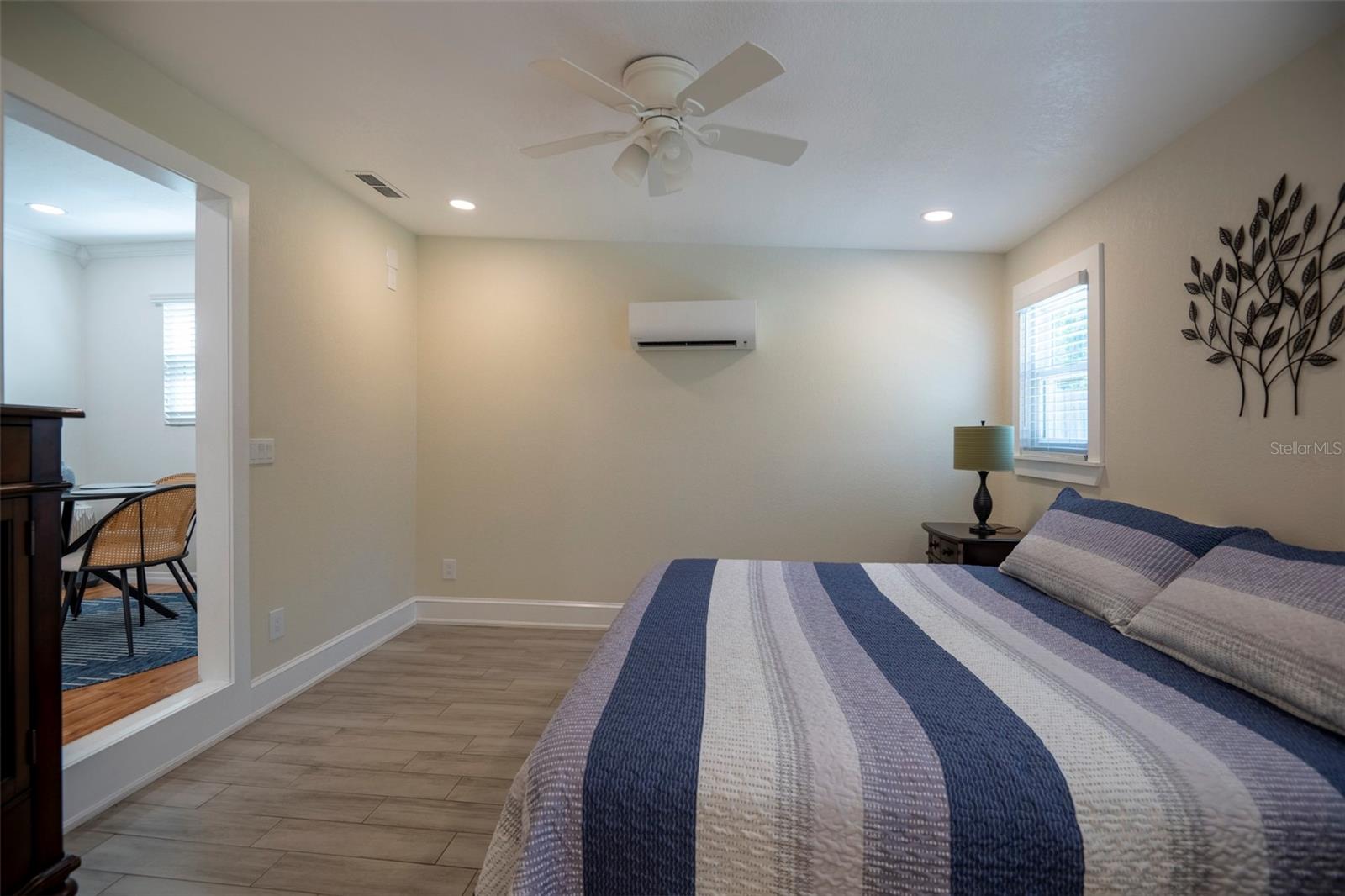 Image 14 of 32 For 569 Bamboo Drive S