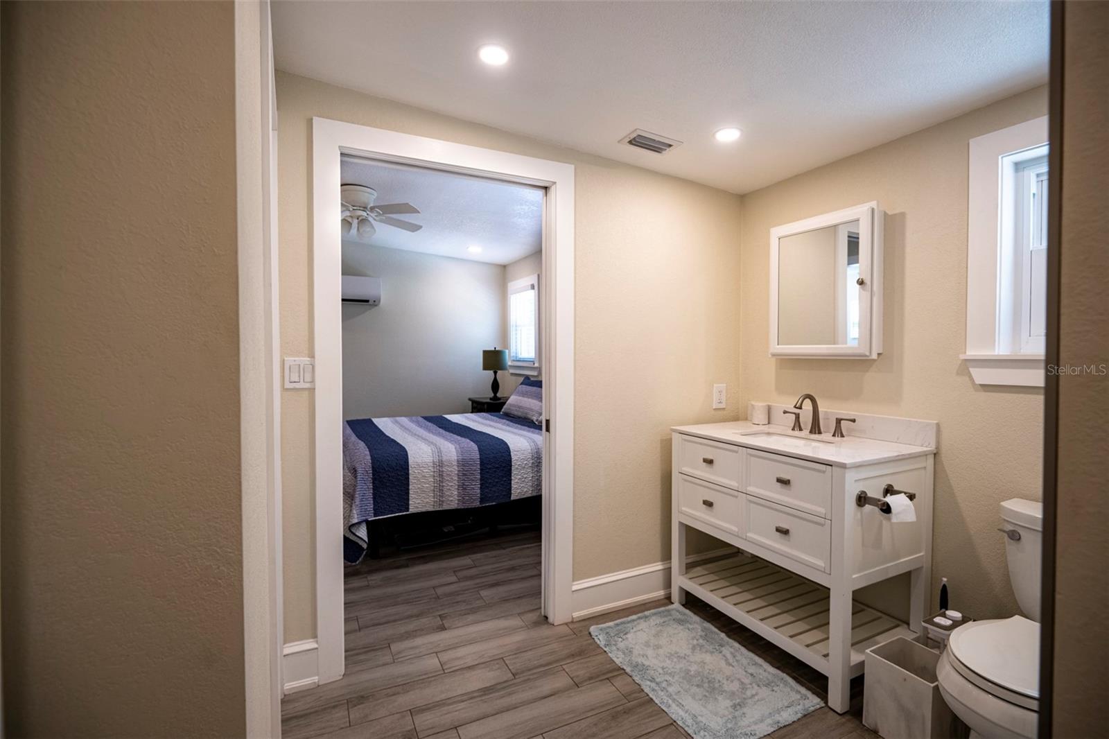 Image 15 of 32 For 569 Bamboo Drive S