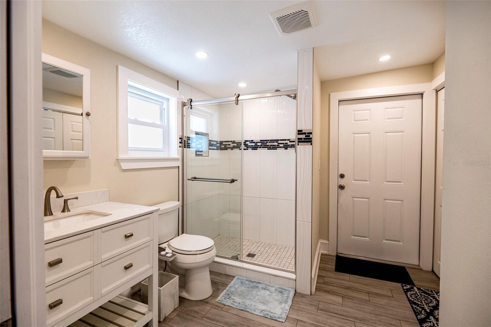 Image 16 of 32 For 569 Bamboo Drive S