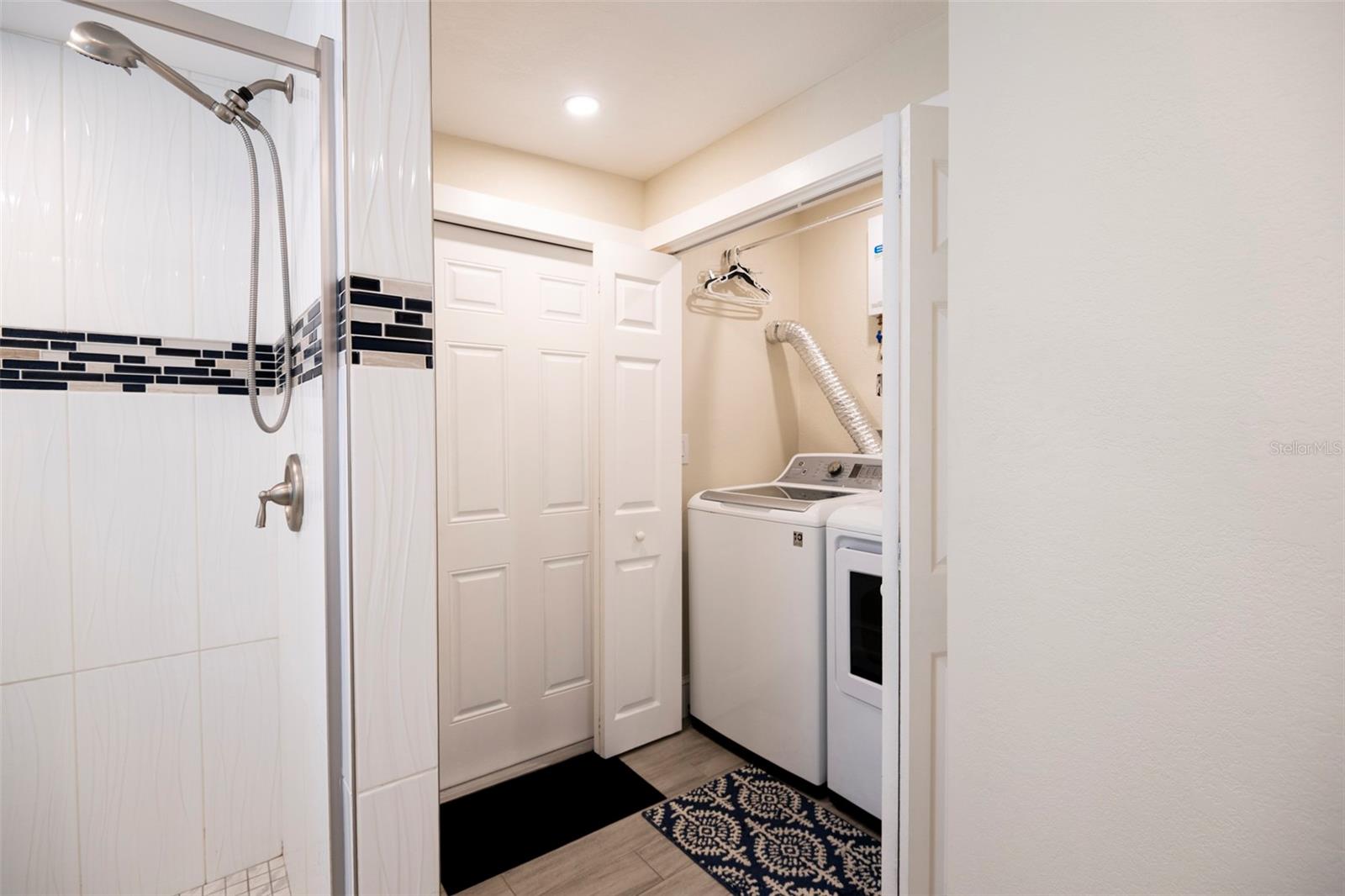 Image 18 of 32 For 569 Bamboo Drive S