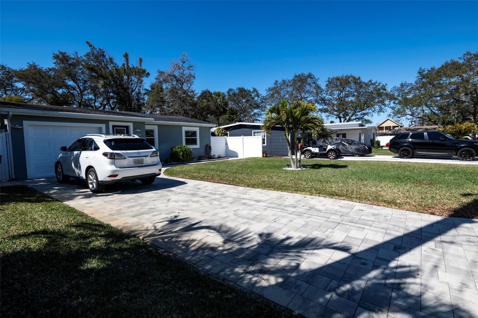 Image 27 of 32 For 569 Bamboo Drive S