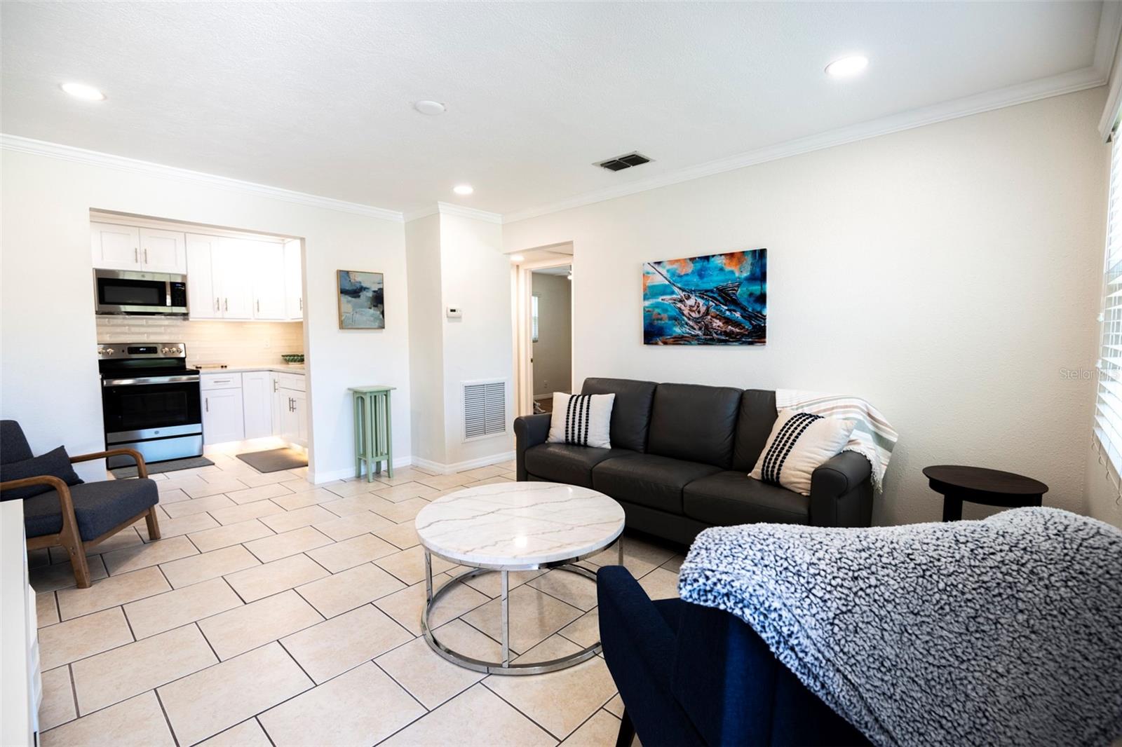 Image 3 of 32 For 569 Bamboo Drive S