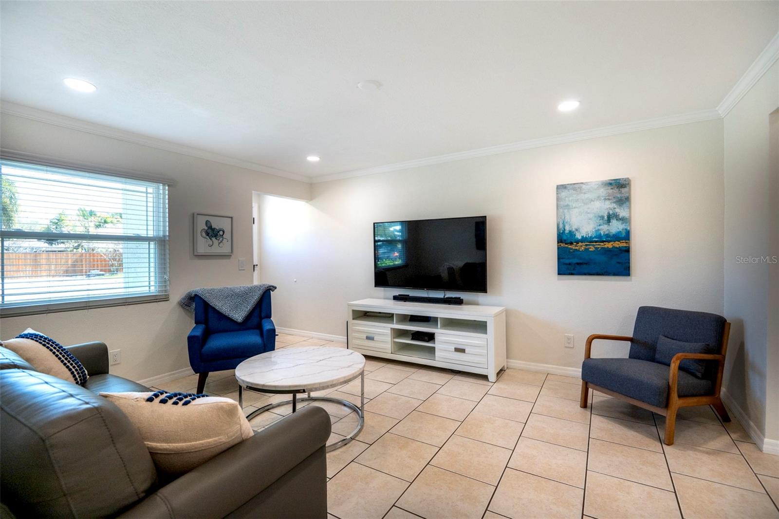 Image 6 of 32 For 569 Bamboo Drive S