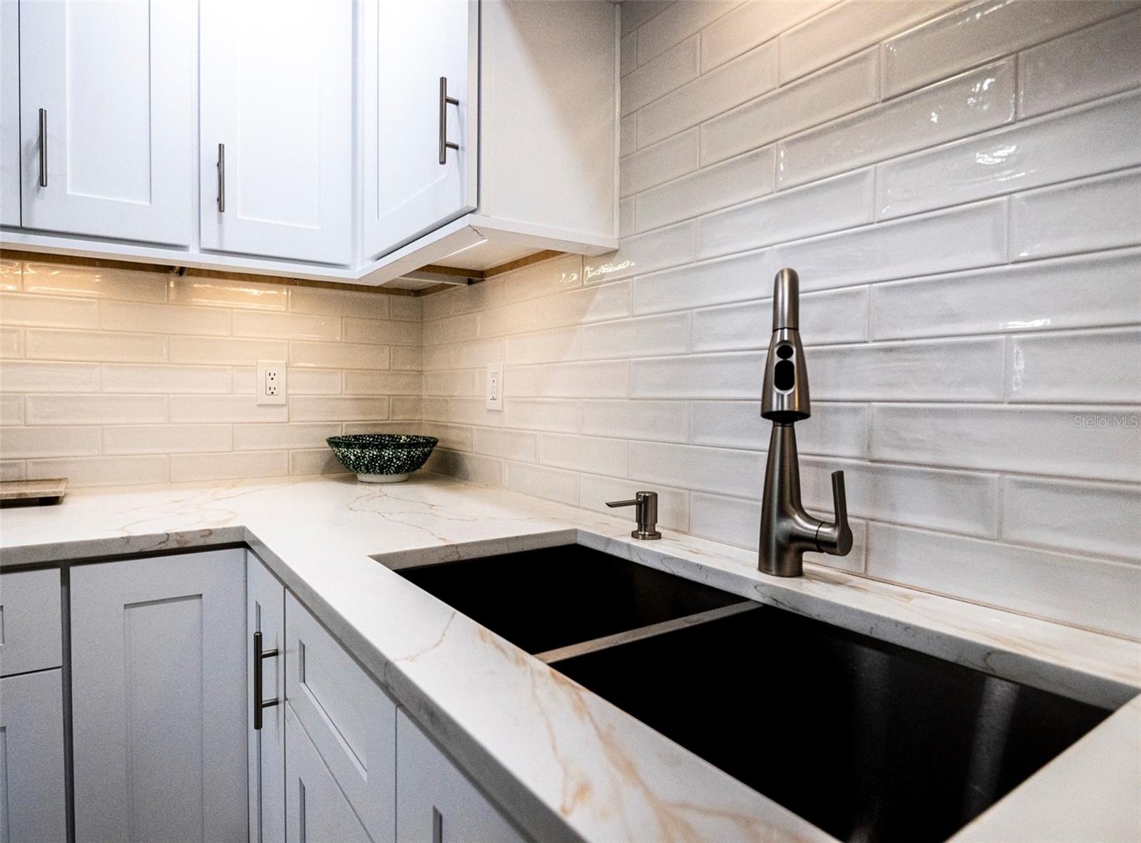 Image 9 of 32 For 569 Bamboo Drive S