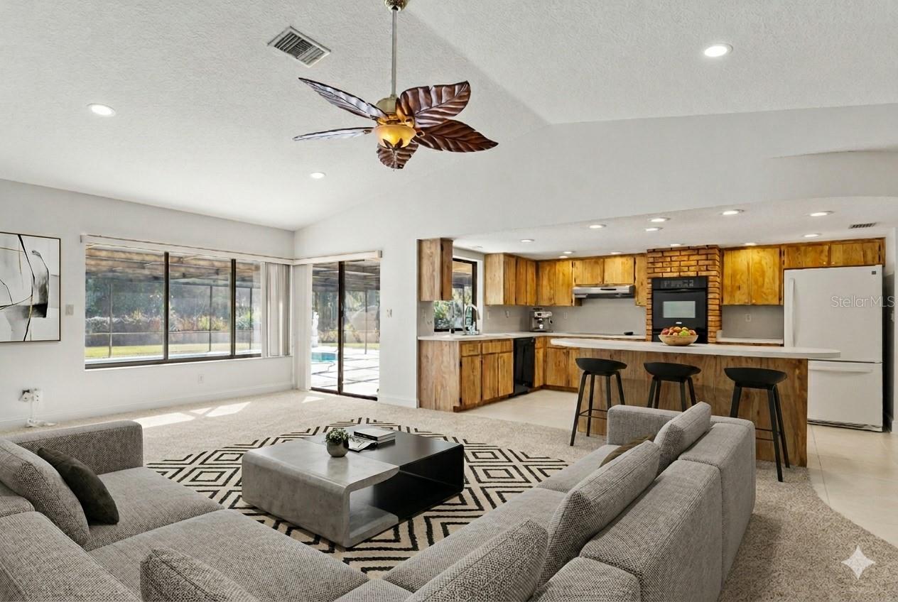 Listing photo id 10 for 10206 Lakeview Drive