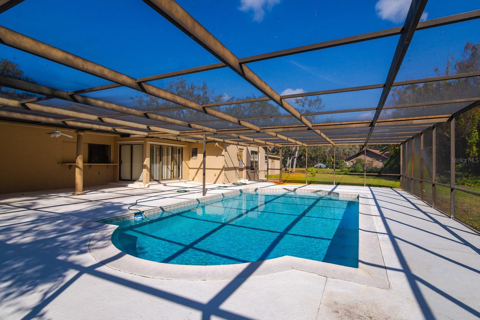 Listing photo id 37 for 10206 Lakeview Drive