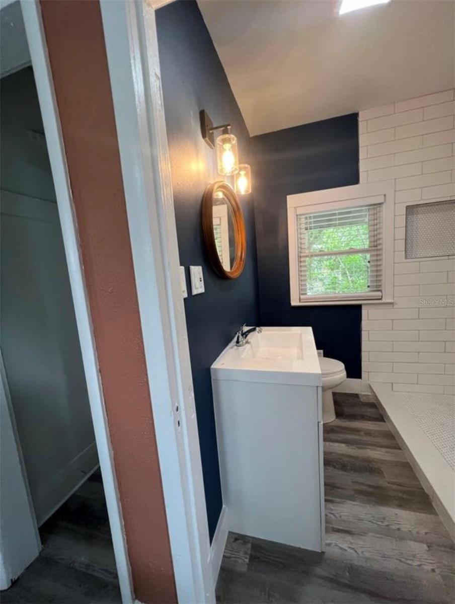 Listing photo id 11 for 115 Plymouth Street B