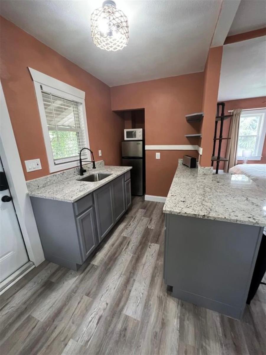 Listing photo id 6 for 115 Plymouth Street B