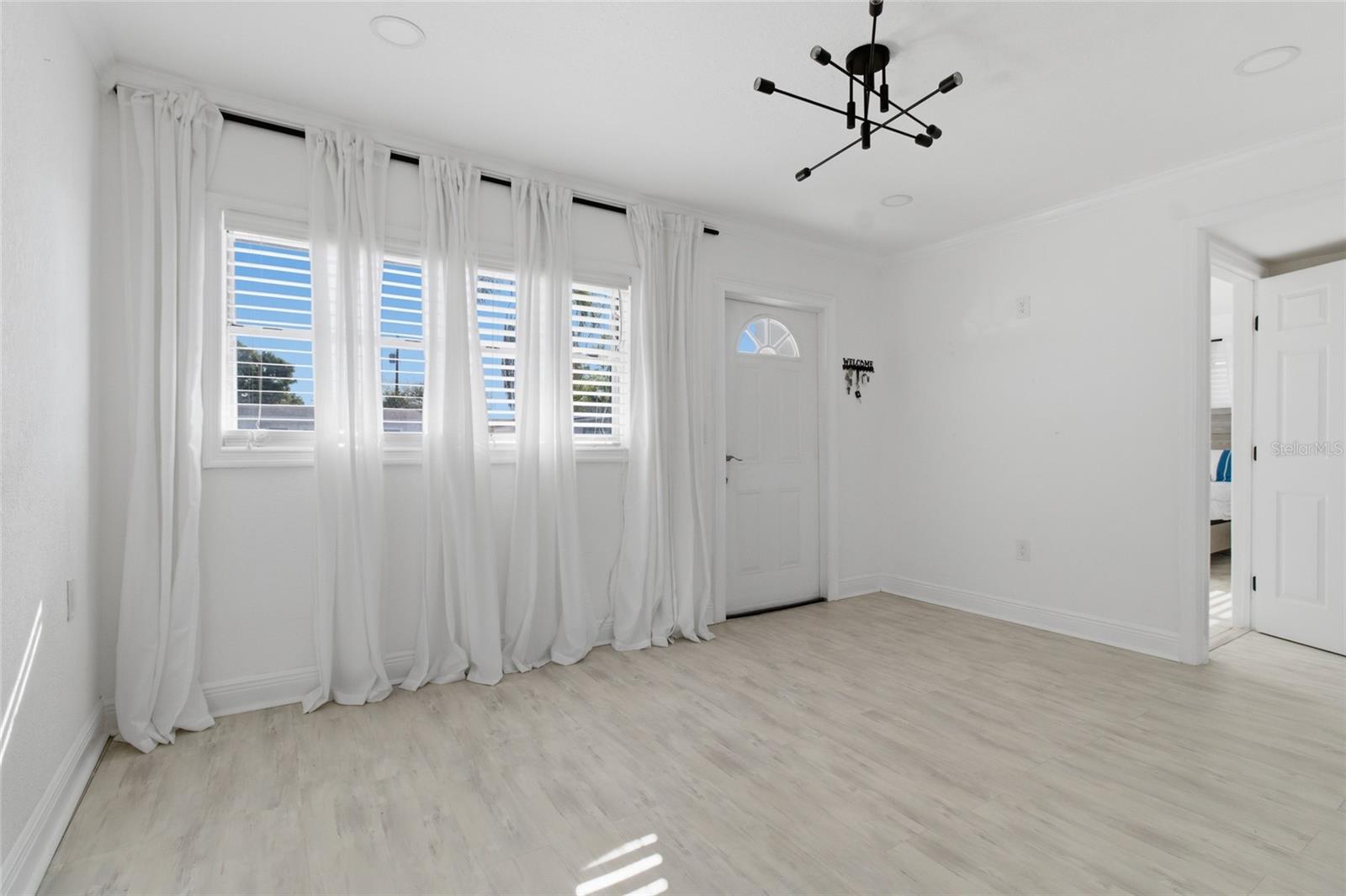 Image 5 of 29 For 4930 Eldorado Drive