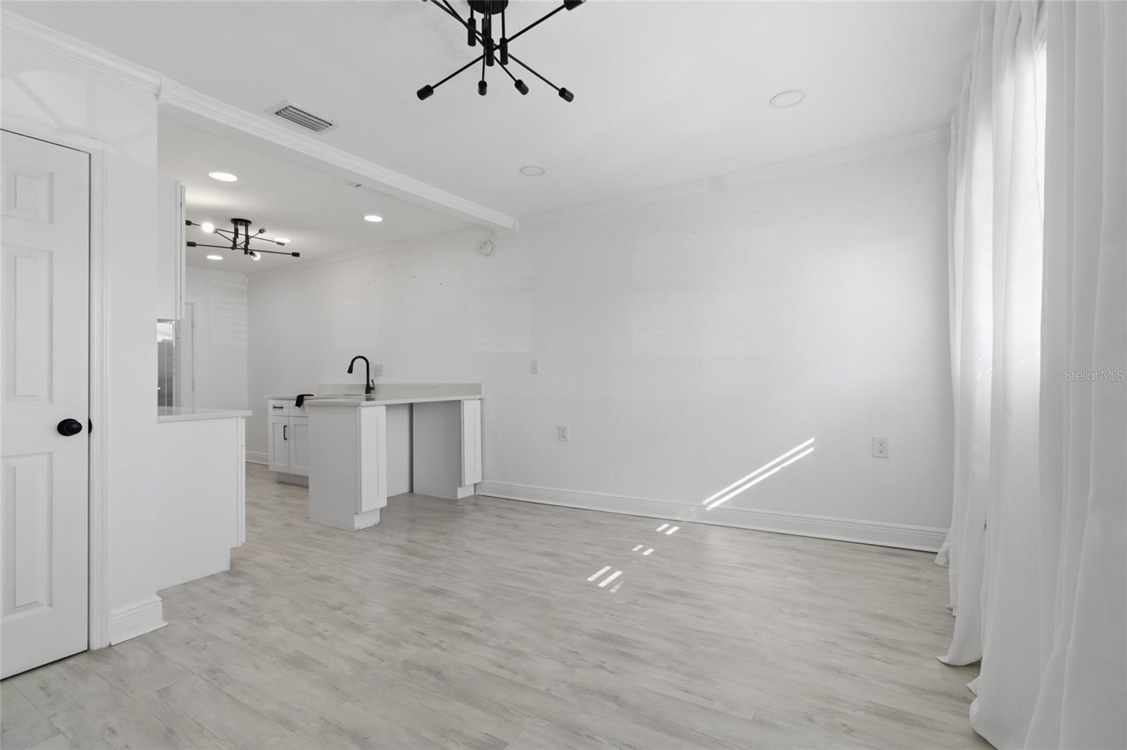 Image 7 of 29 For 4930 Eldorado Drive