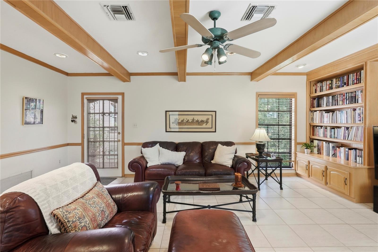 Image 14 of 39 For 100 72nd Street S