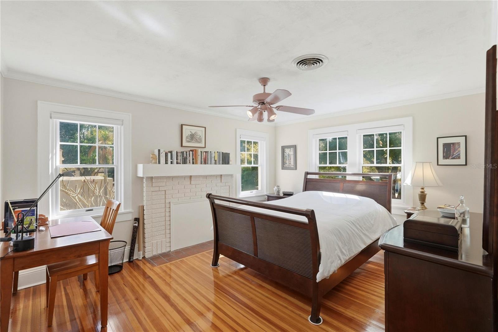 Image 21 of 39 For 100 72nd Street S