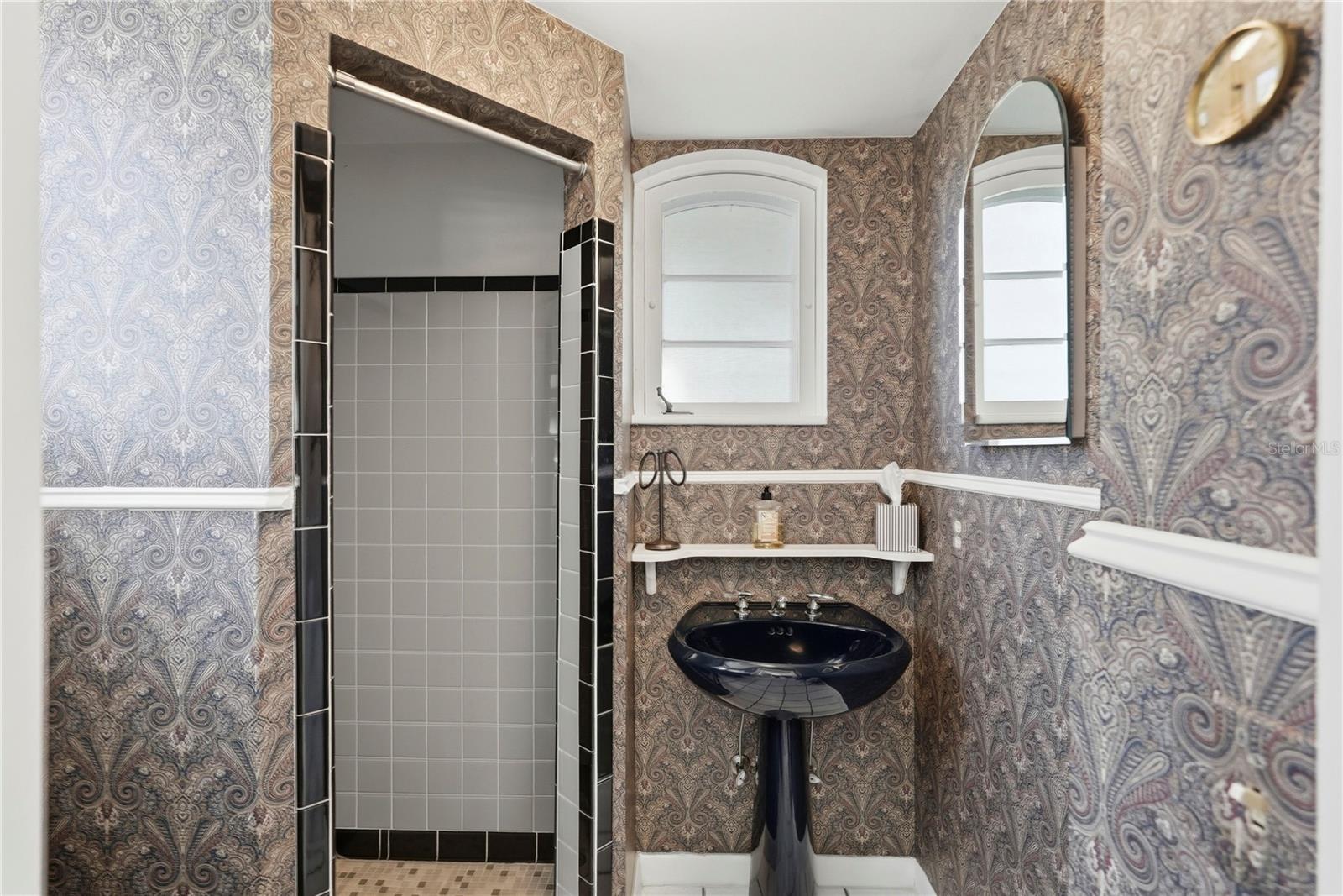 Image 26 of 39 For 100 72nd Street S