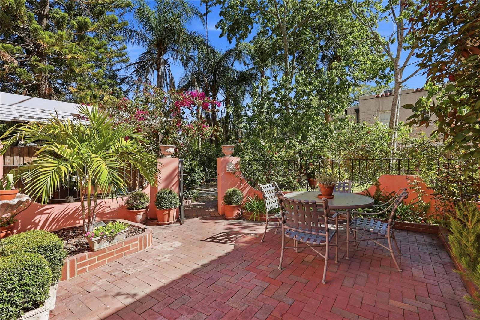 Image 35 of 39 For 100 72nd Street S