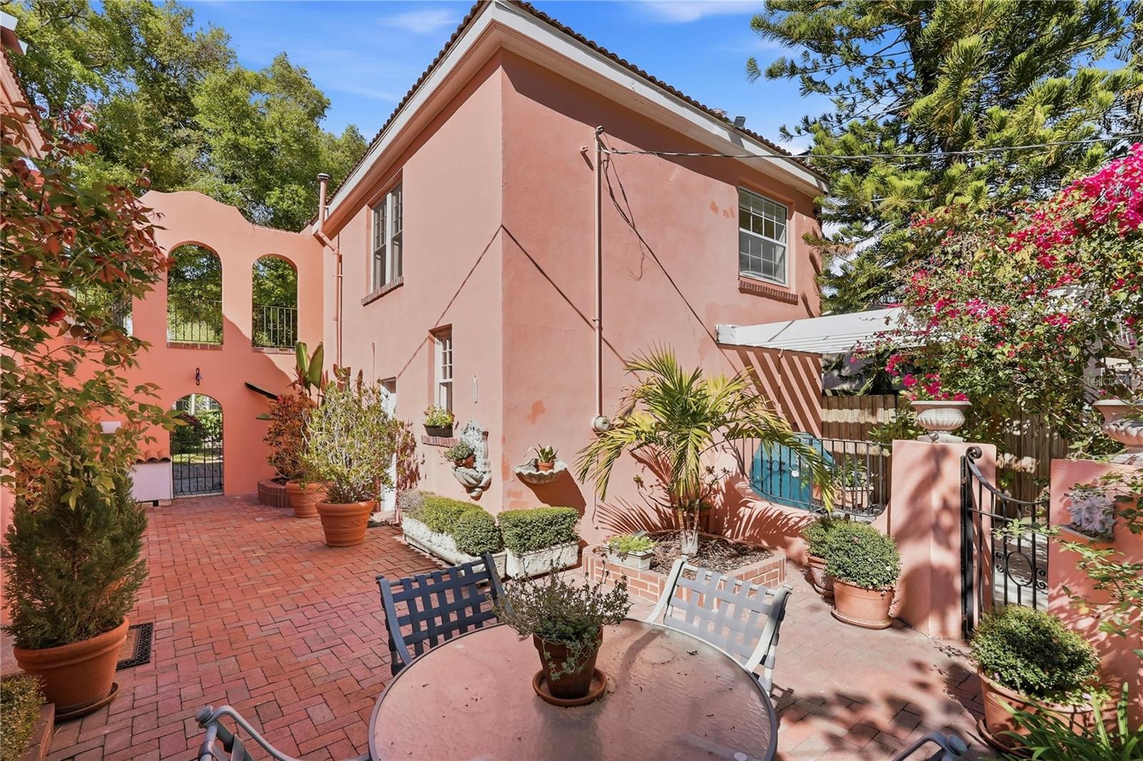 Image 4 of 39 For 100 72nd Street S