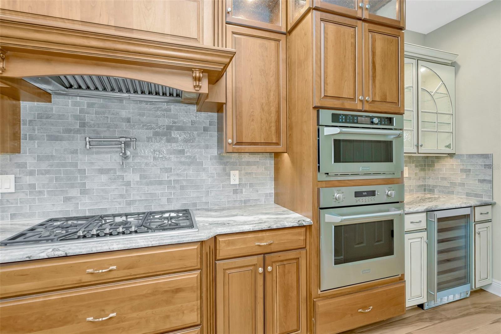 Listing photo id 9 for 12051 Driver Lane