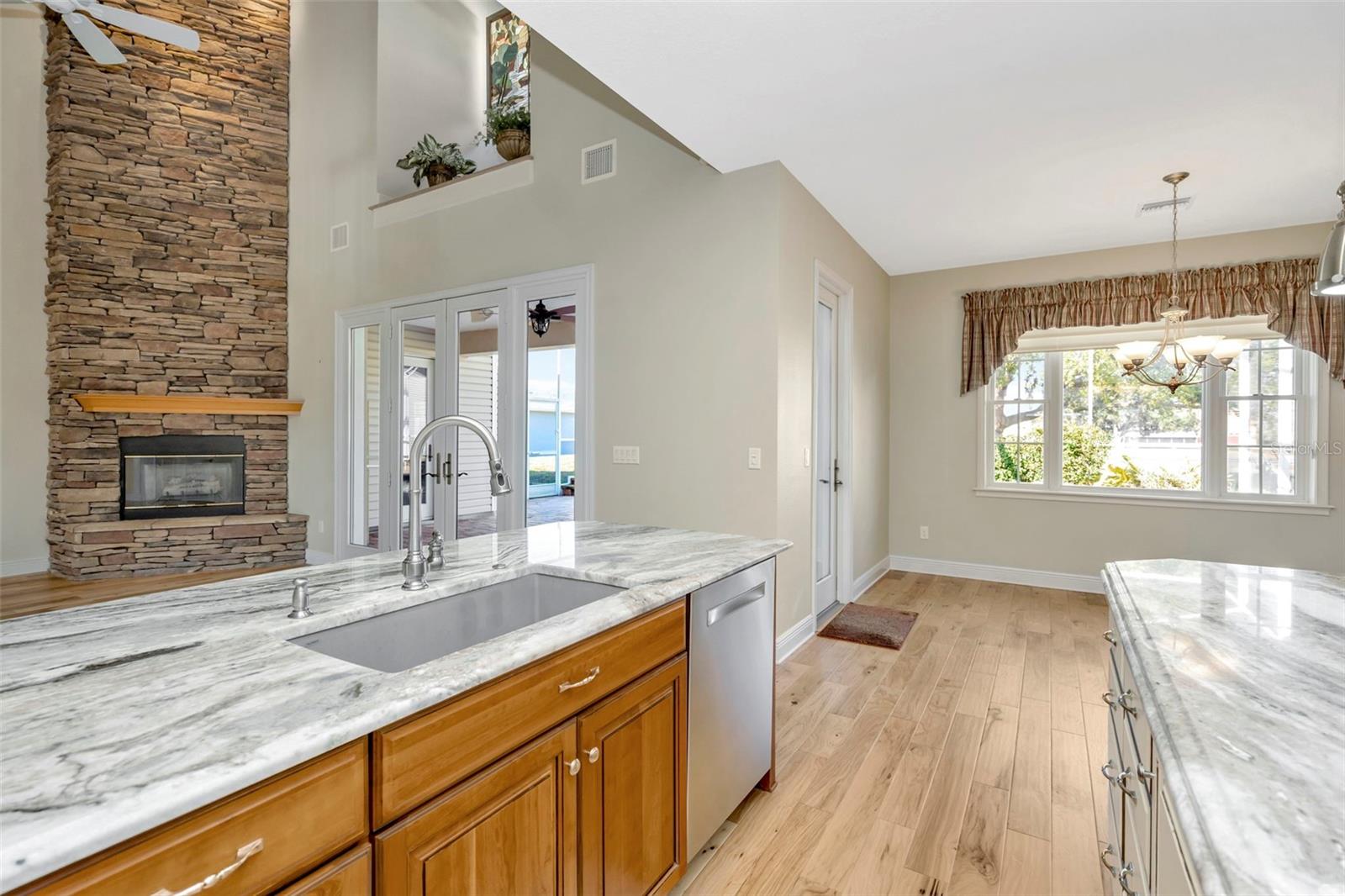 Listing photo id 10 for 12051 Driver Lane