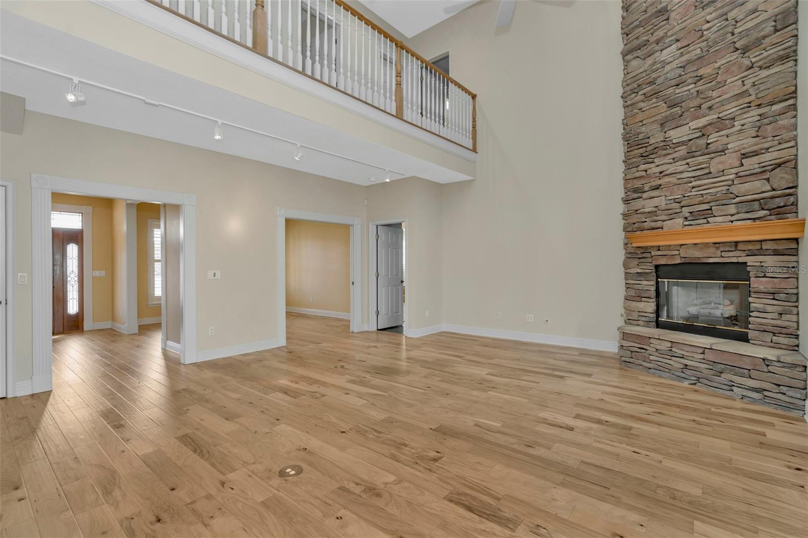 Listing photo id 13 for 12051 Driver Lane