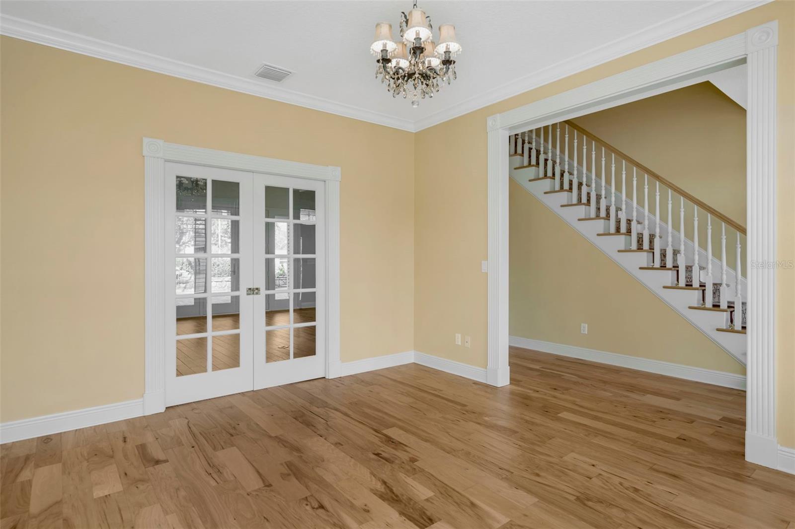 Listing photo id 15 for 12051 Driver Lane