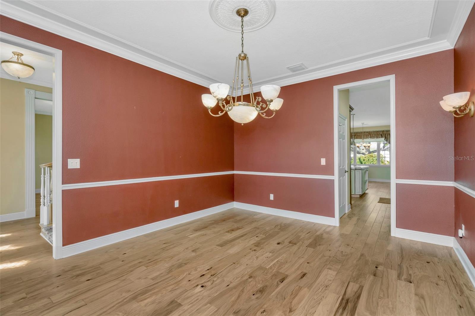 Listing photo id 17 for 12051 Driver Lane