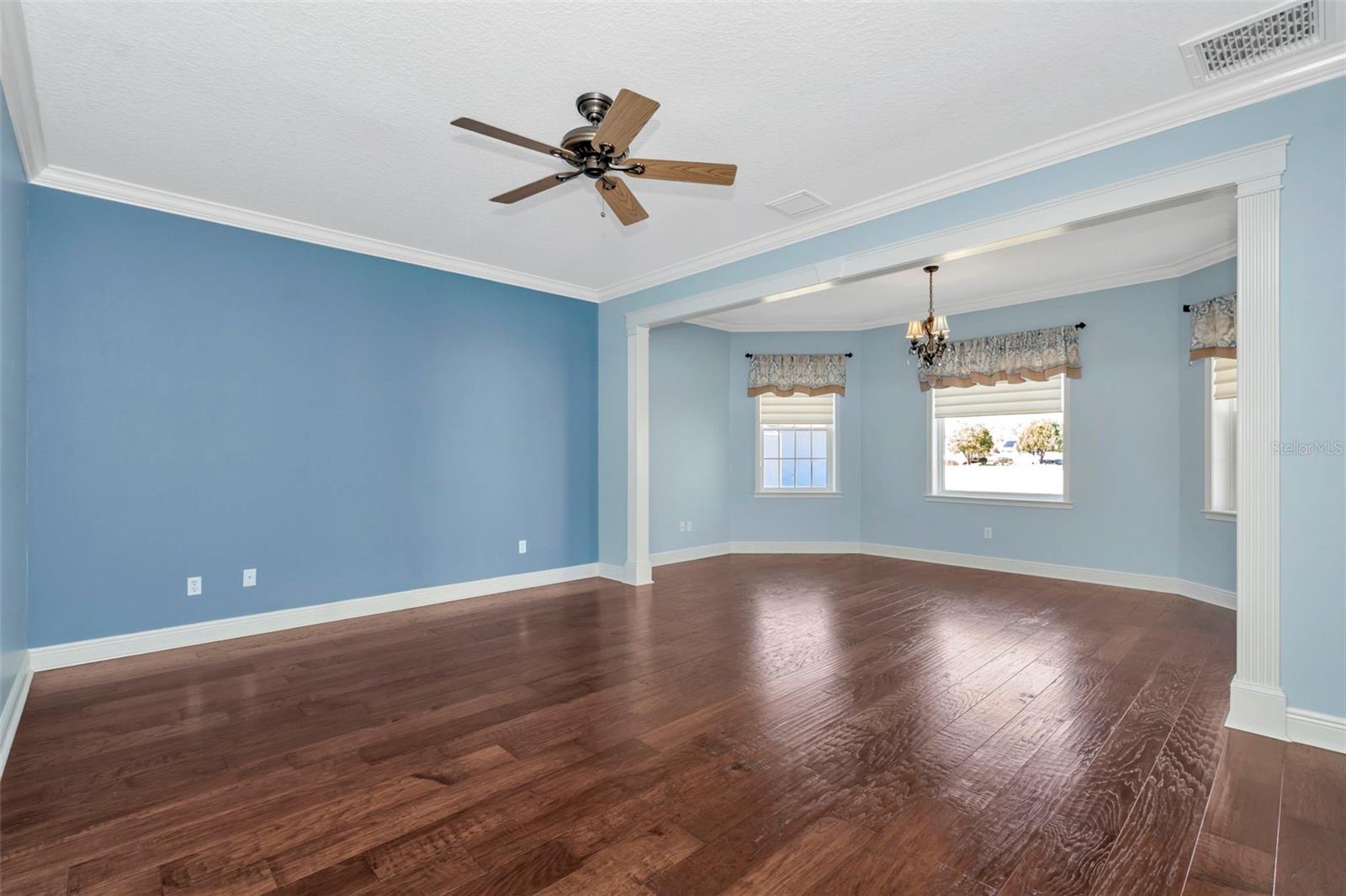 Listing photo id 21 for 12051 Driver Lane