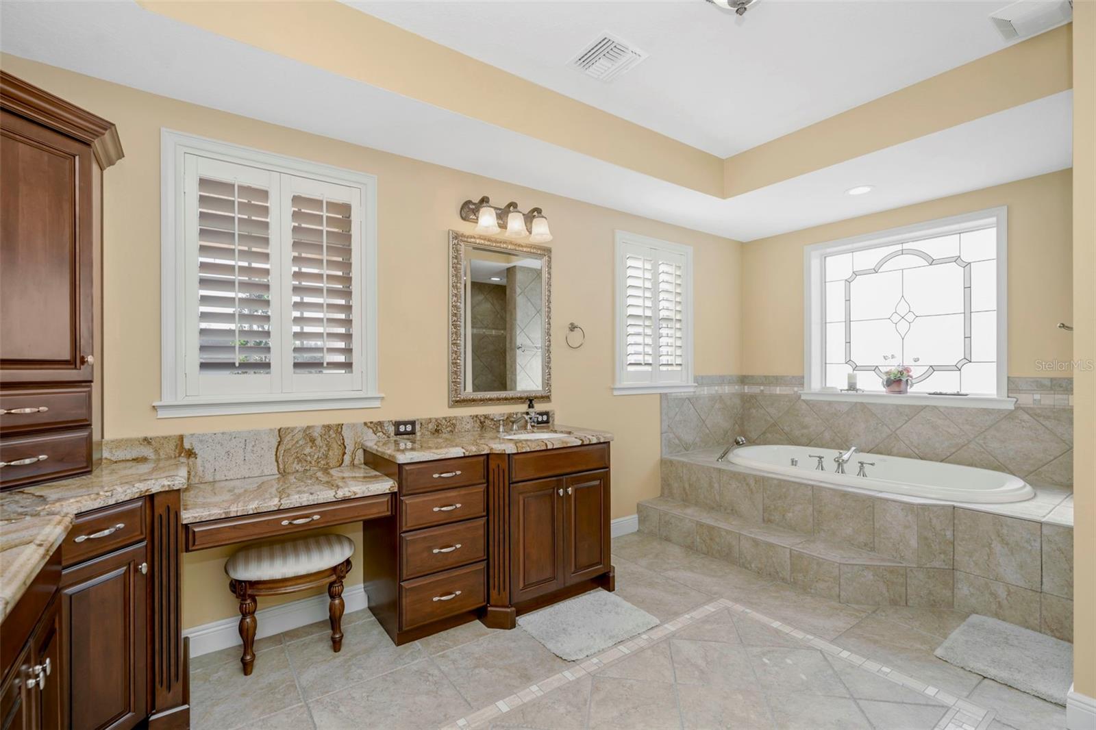 Listing photo id 25 for 12051 Driver Lane