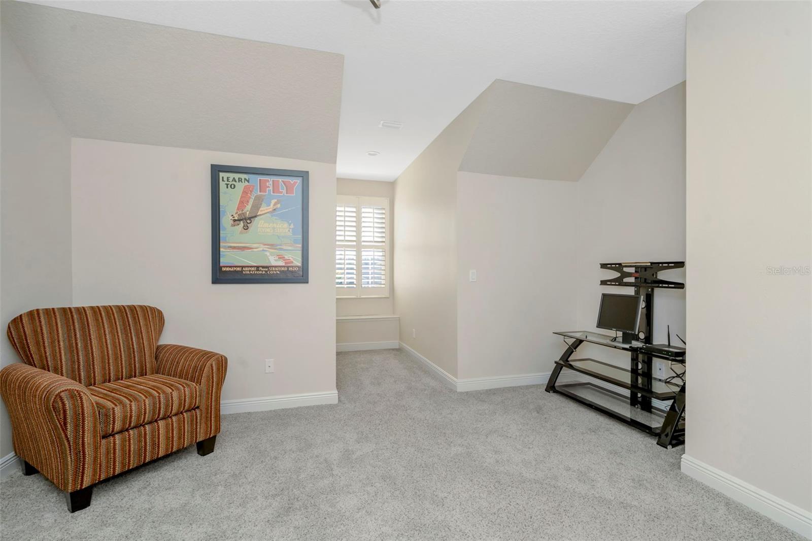 Listing photo id 30 for 12051 Driver Lane