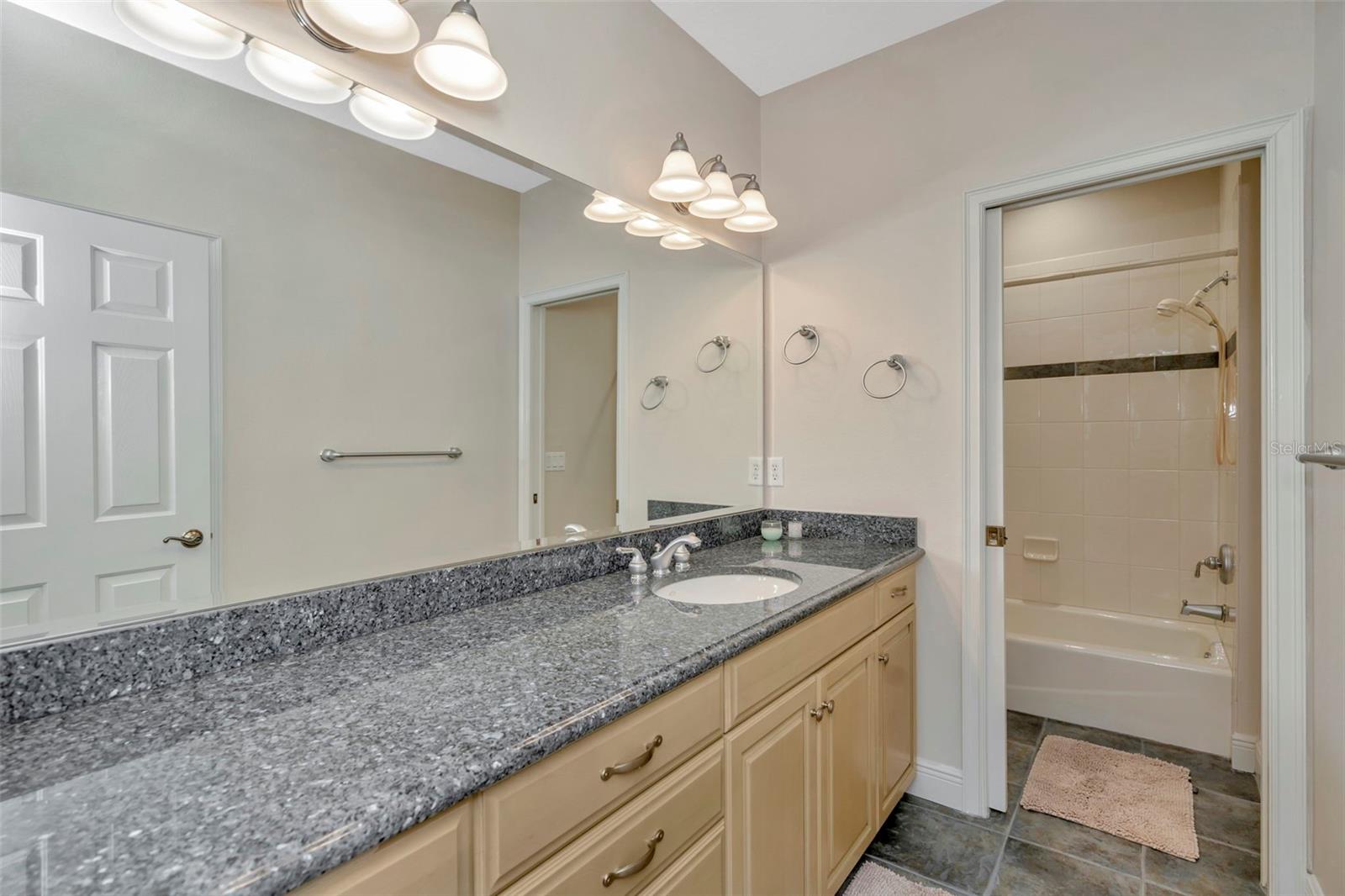 Listing photo id 36 for 12051 Driver Lane