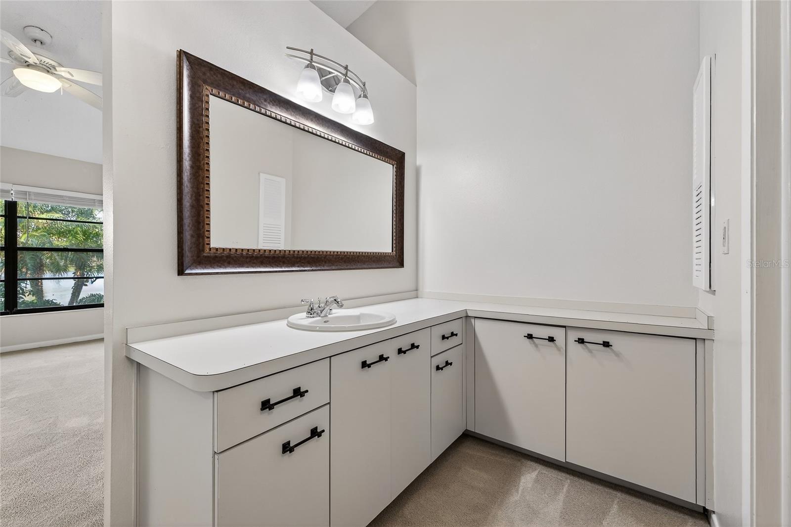 Image 15 of 30 For 907 San Carlos Avenue Ne