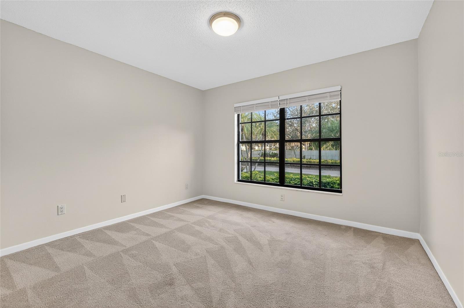 Image 18 of 30 For 907 San Carlos Avenue Ne