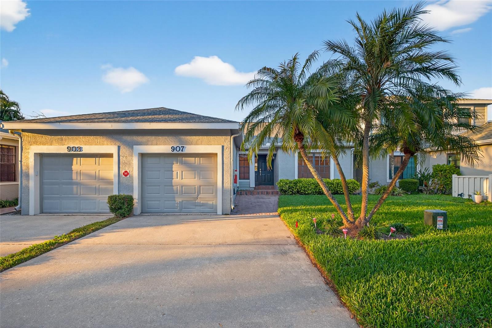 Image 2 of 30 For 907 San Carlos Avenue Ne