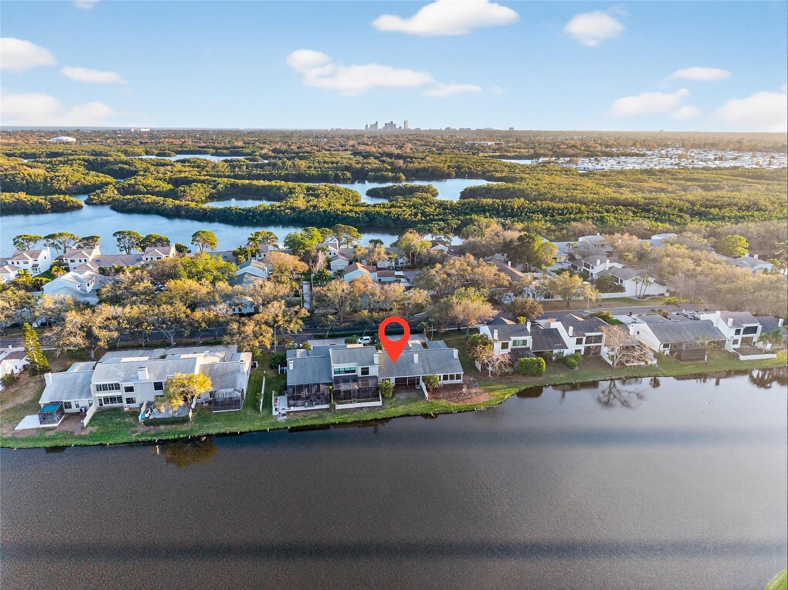 Image 26 of 30 For 907 San Carlos Avenue Ne