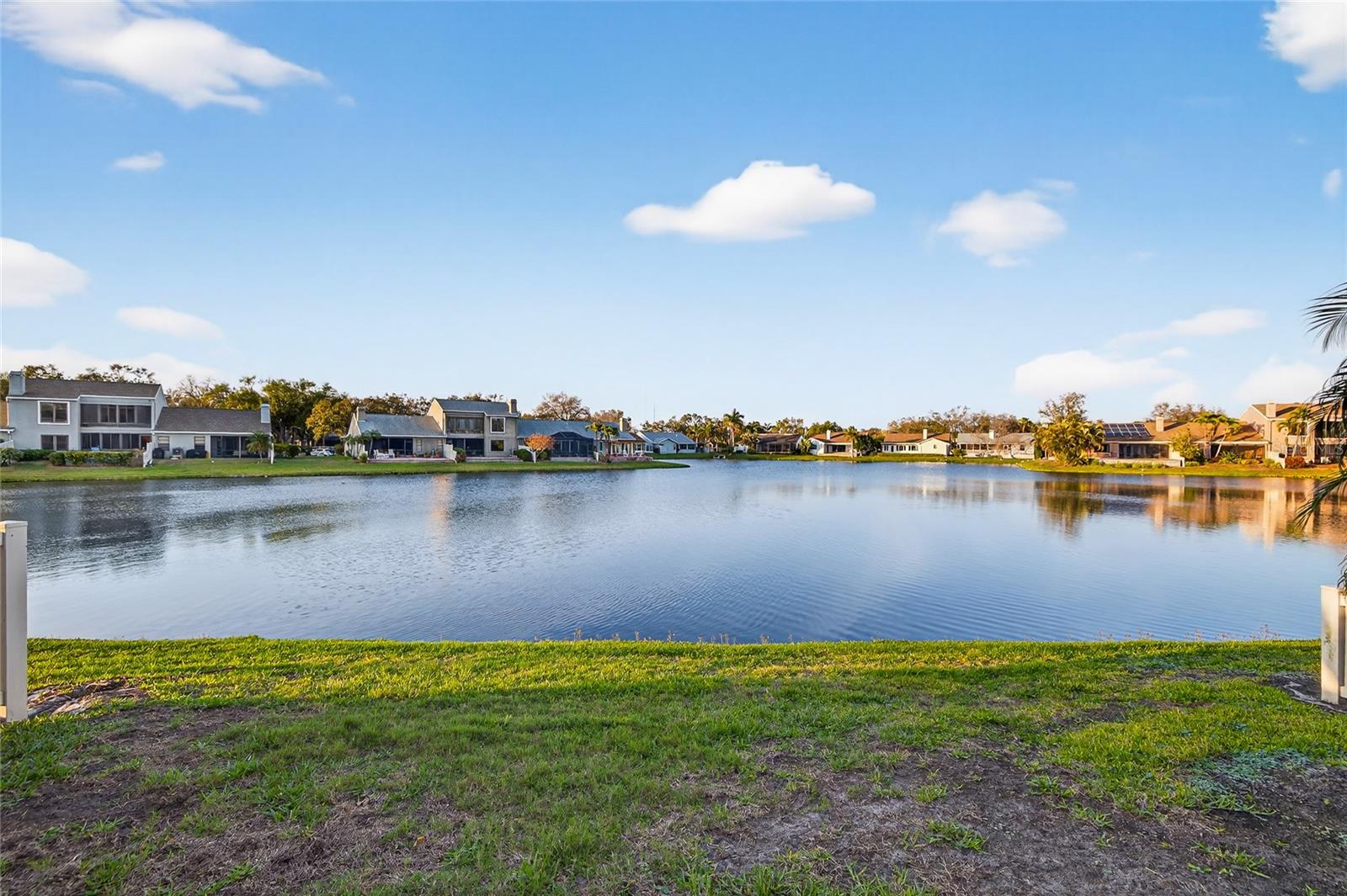 Image 5 of 30 For 907 San Carlos Avenue Ne