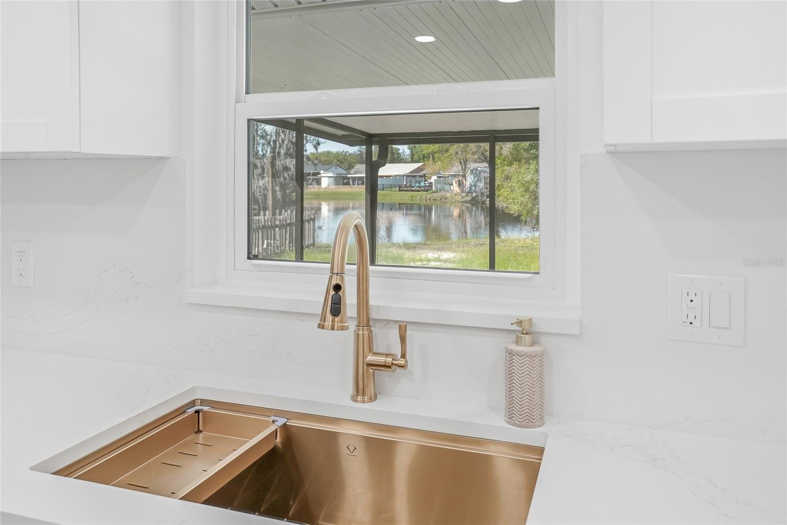 Image 13 of 39 For 16133 Sandcrest Way