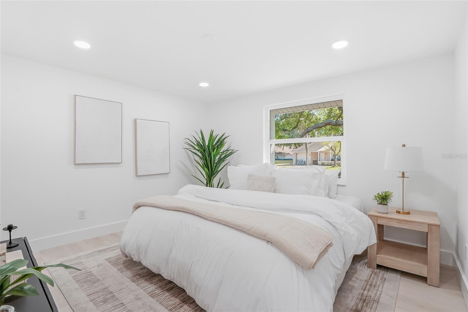 Image 14 of 39 For 16133 Sandcrest Way