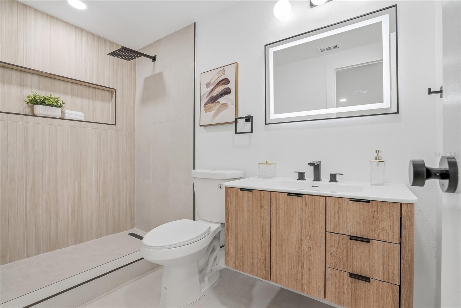 Image 17 of 39 For 16133 Sandcrest Way