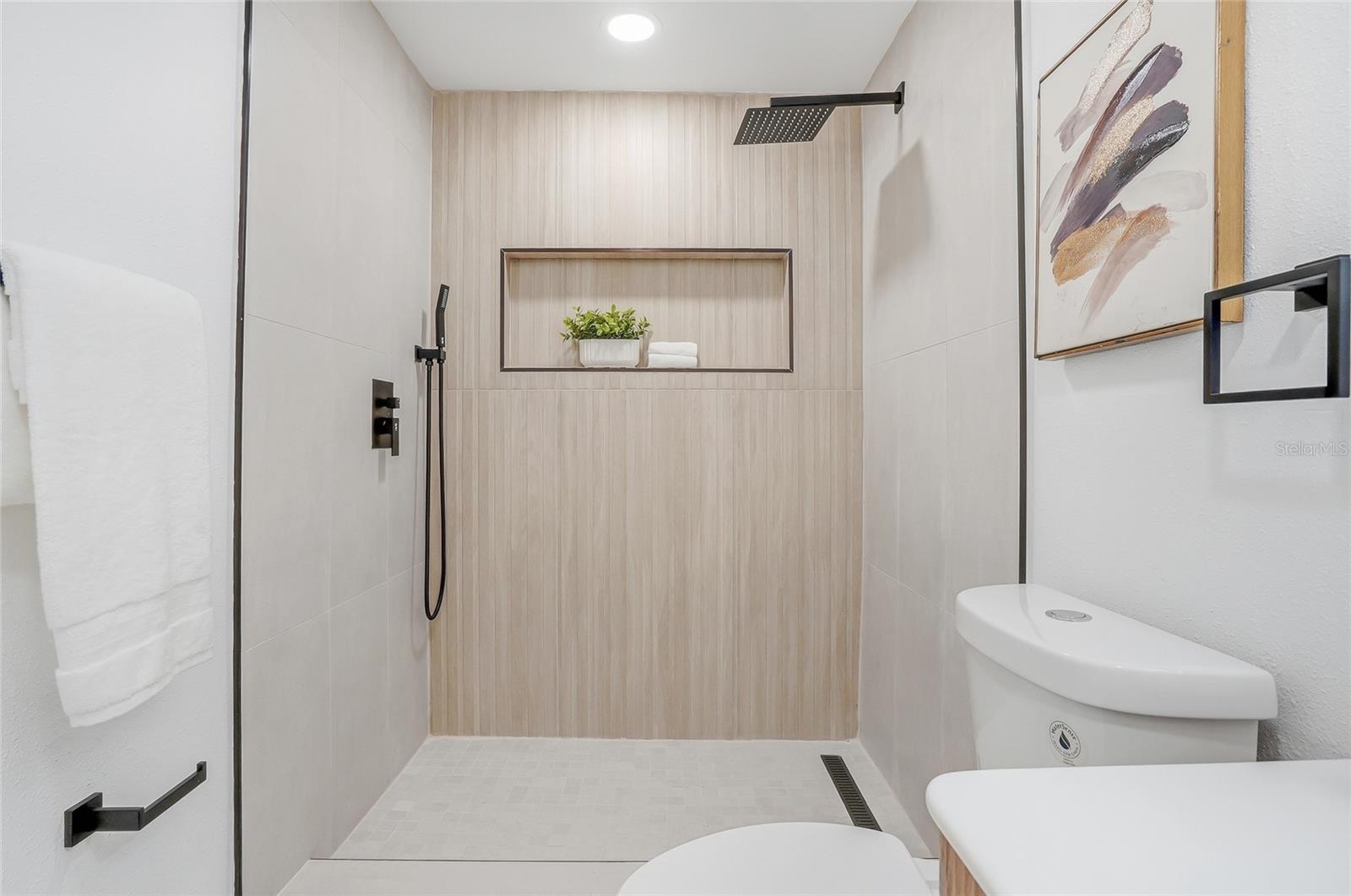 Image 18 of 39 For 16133 Sandcrest Way