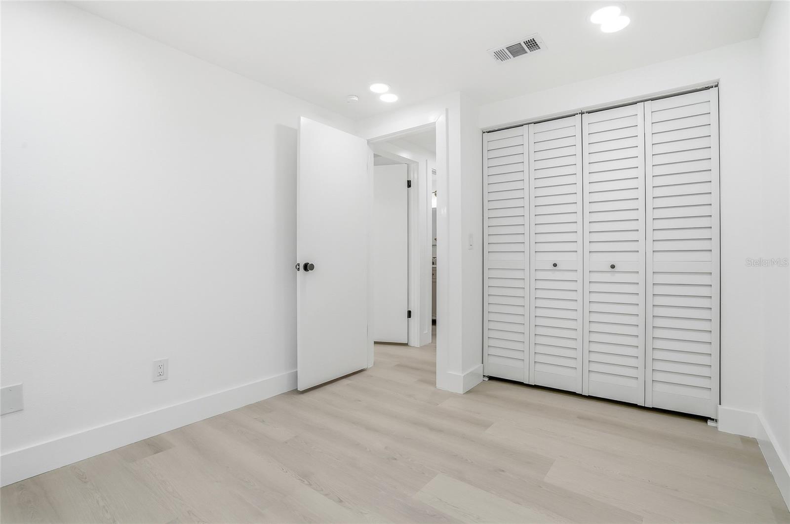 Image 21 of 39 For 16133 Sandcrest Way