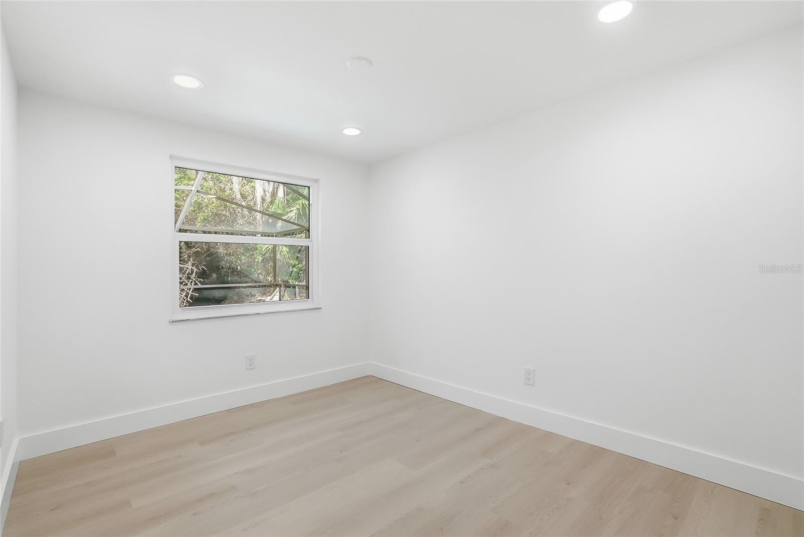 Image 24 of 39 For 16133 Sandcrest Way