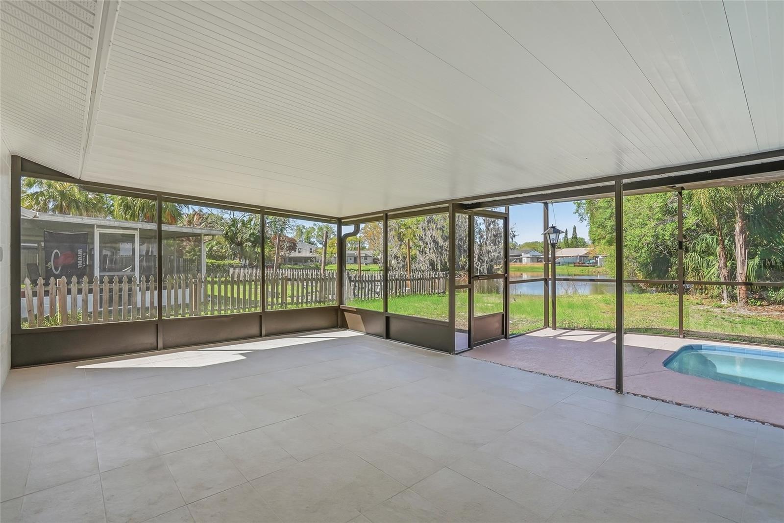 Image 27 of 39 For 16133 Sandcrest Way