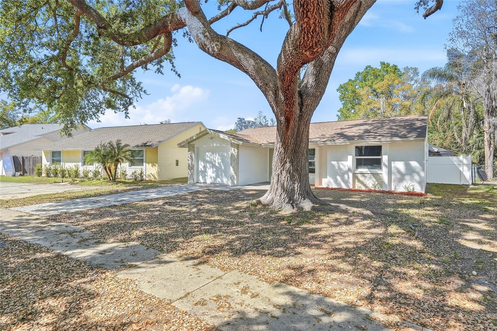 Image 35 of 39 For 16133 Sandcrest Way