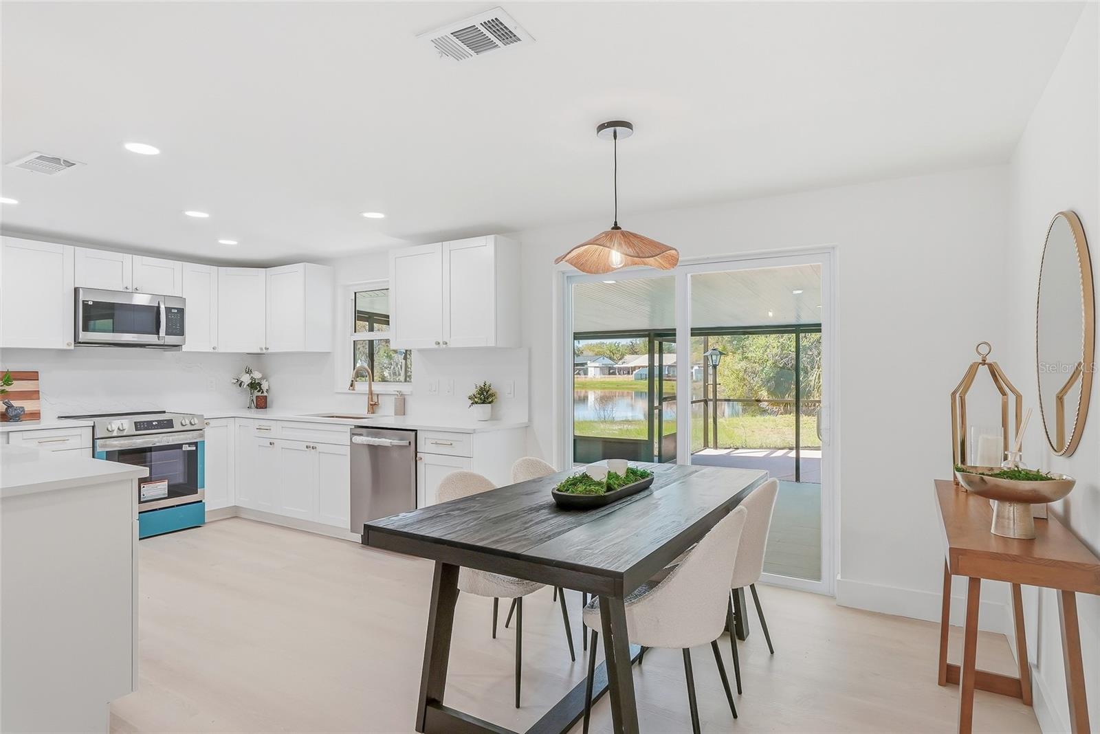 Image 6 of 39 For 16133 Sandcrest Way