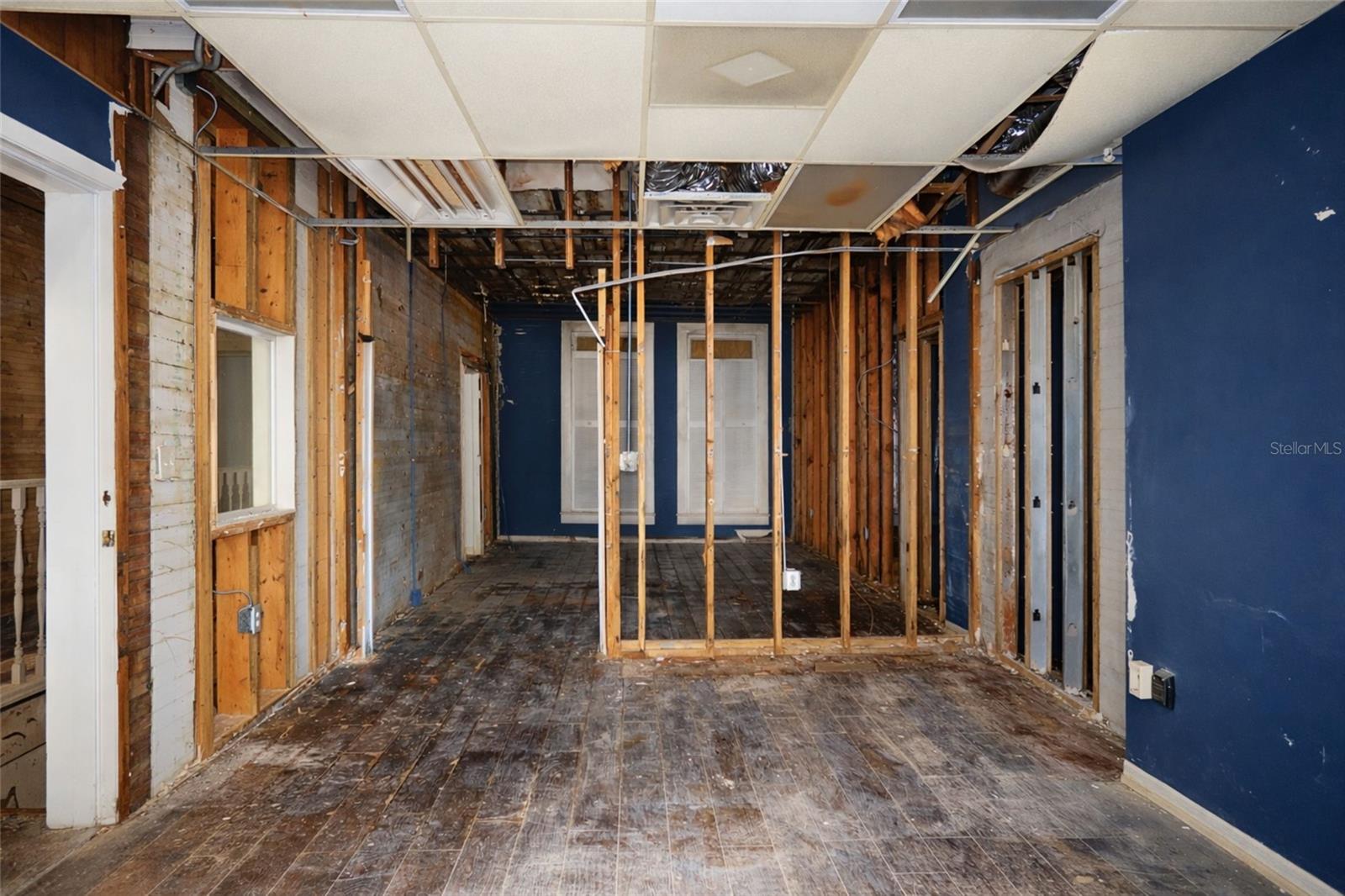 Image 4 of 14 For 528 12th Street W