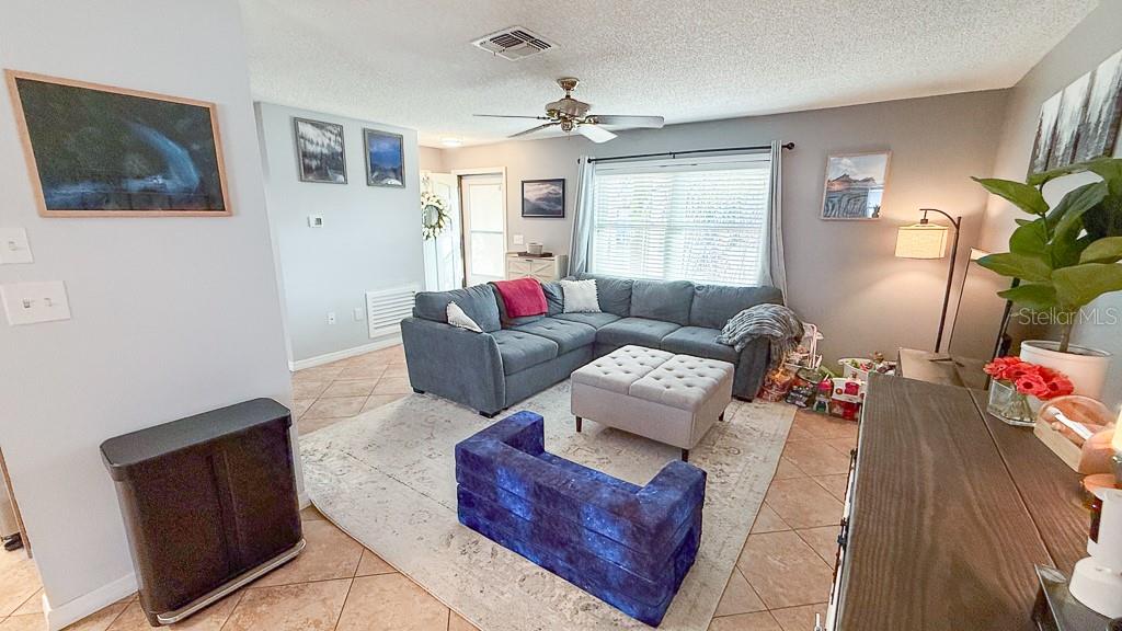 Image 8 of 39 For 3127 Dole Street