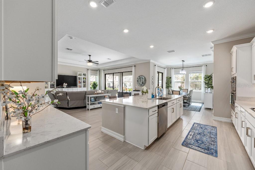 Image 20 of 47 For 928 42nd Street